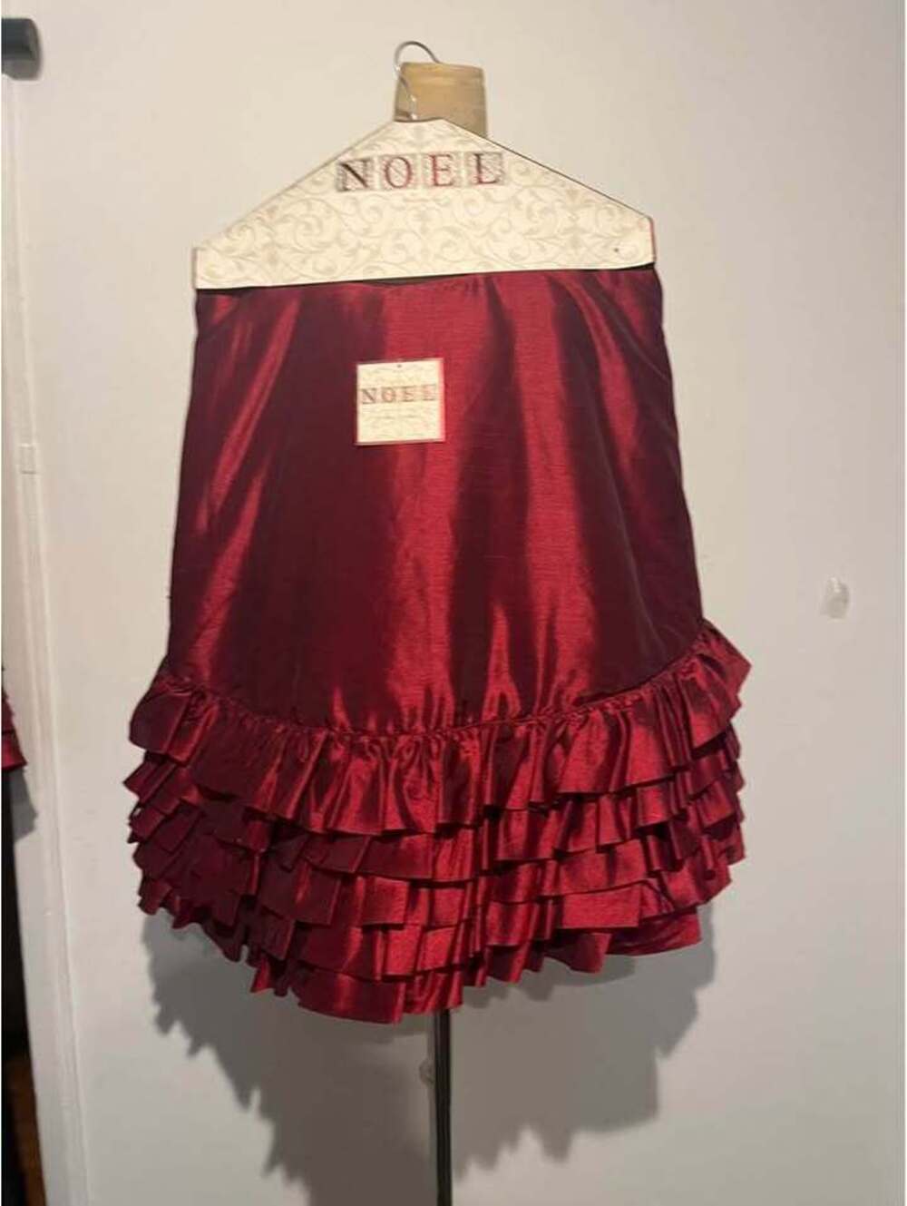 Noel Holiday Tree Skirt